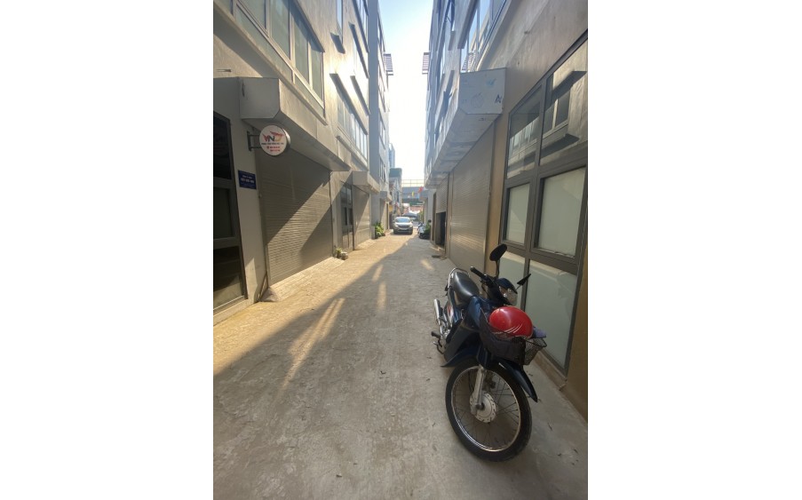 BÁN NHÀ NGÕ 649 PHẠM VĂN ĐÔNG  Ô TÔ VÀO NHÀ - PHÂN LÔ - KINH DOANH - VÀI BƯỚC RA PHẠM VĂN DỒNG